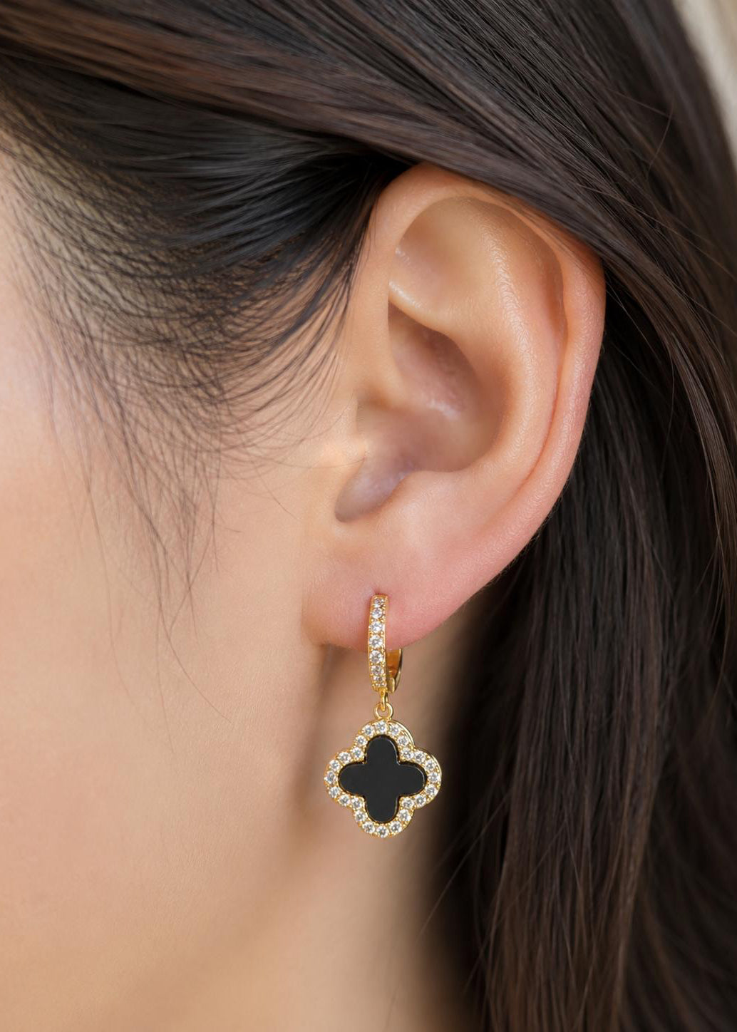 LUXA Clover Ohrring Gold Schwarz 14K Vergoldet